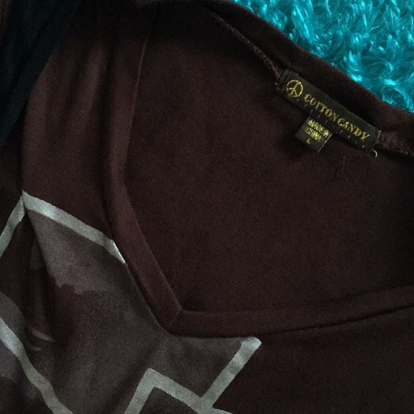 Cotton Candy brown & silver v-neck top - Picture 3 of 8